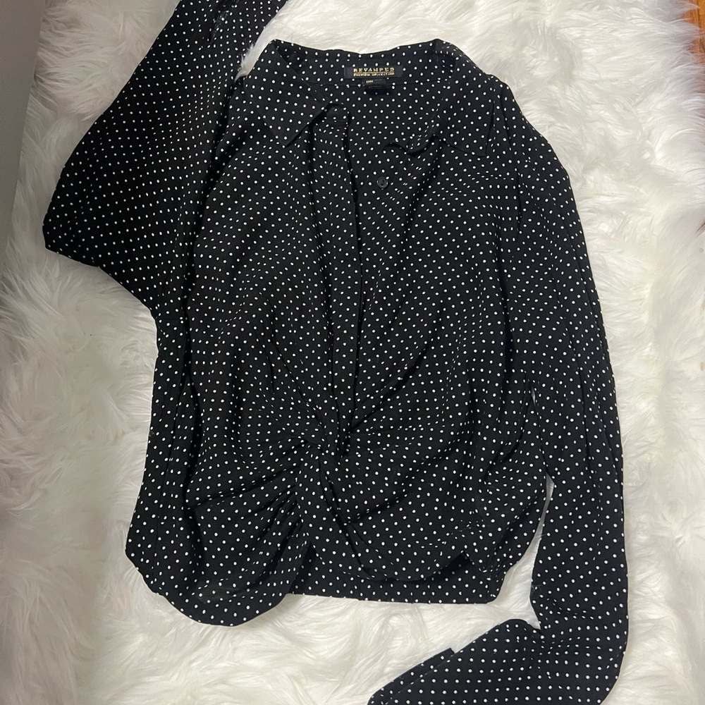 Black polka dot crop shirt with tie detail to front